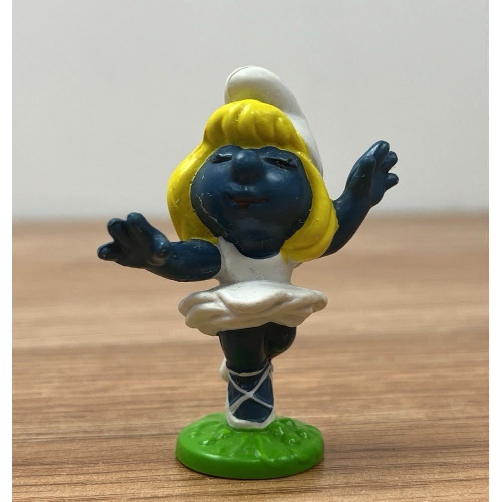 Schleich 1978 Ballerina Dancing Smurfette Smurf PVC Figure‎
